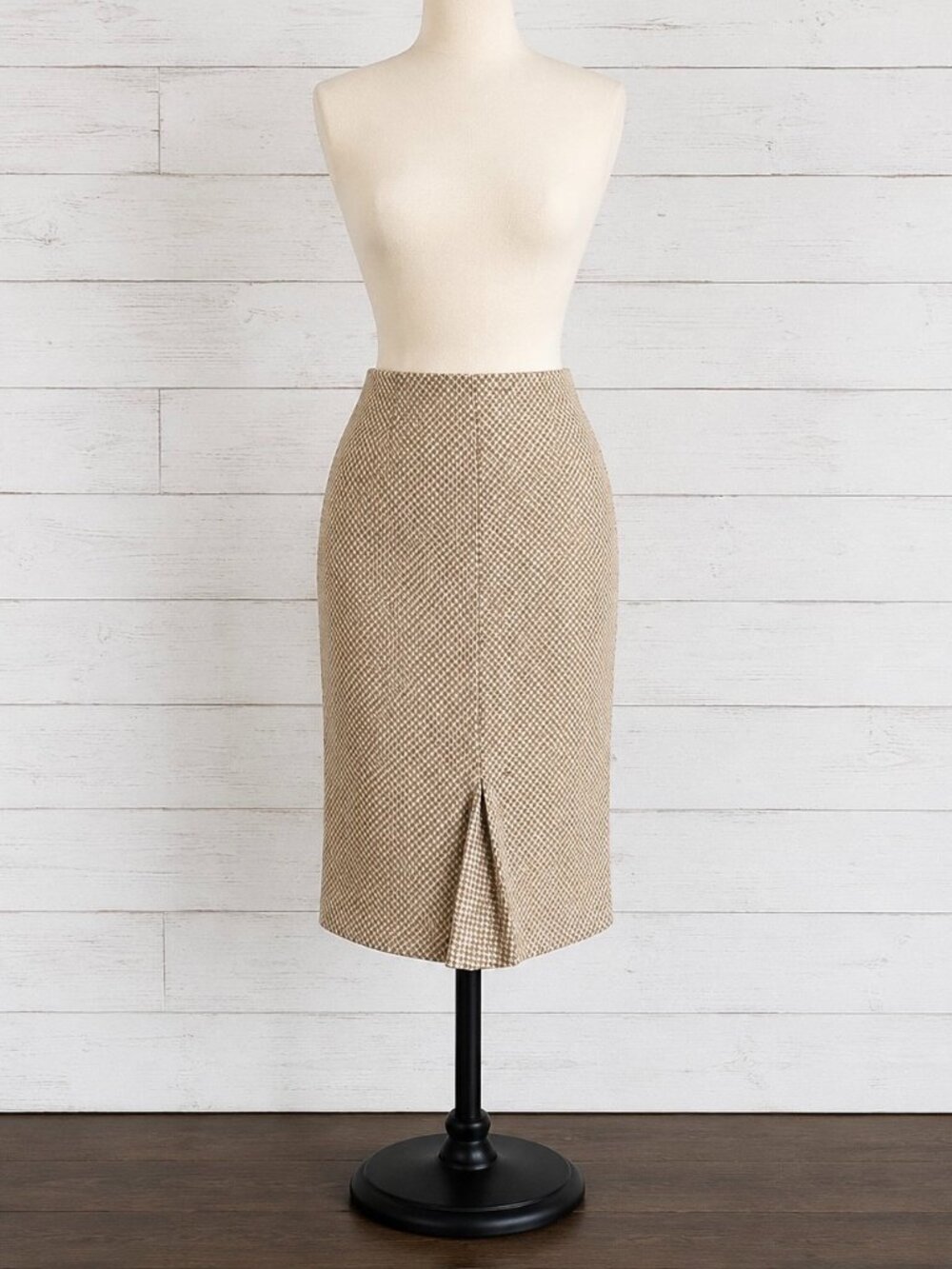 VINTAGE CAROLINA HERRERA WOOL/CASHMERE ITALIAN HOUNDSTOOTH PENCIL SKIRT SIZE 12